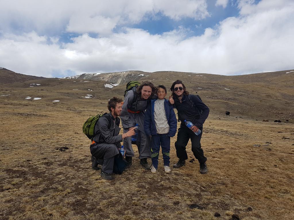 Vast Mongolia Tour & Hostel Oelan-bator Buitenkant foto