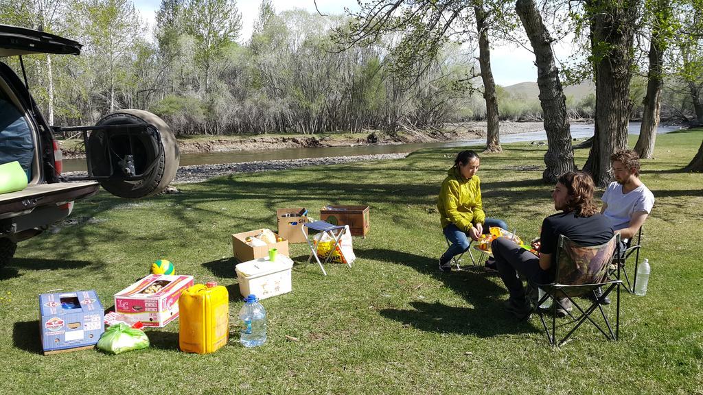 Vast Mongolia Tour & Hostel Oelan-bator Buitenkant foto